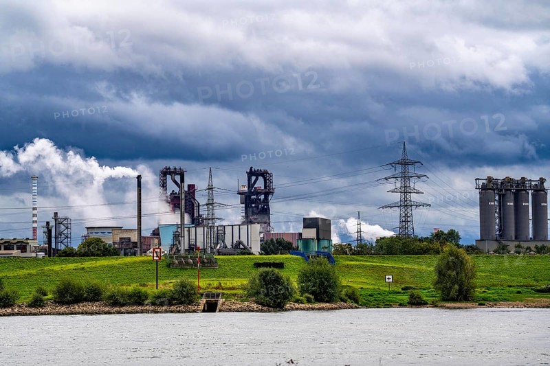 Thyssenkrupp Steel steelworks in Duisburg-Bruckhausen, blast furnaces 8 and 9, Rhine, Duisburg, North Rhine-Westphalia, Germany, Europe