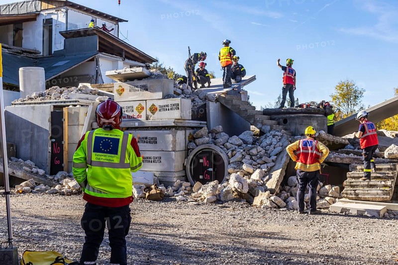 International disaster control exercise Magnitude with more than 1000 rescuers. They are rehearsing an emergency after a fictitious earthquake on the Upper Rhine. The large-scale exercise, co-financed by the European Union, is intended to practise the cooperation of rescue teams from different nations. The focus was on a debris section at the TCRH Training Centre Rescue and Relief in Mosbach, Baden-Württemberg, Germany, Europe