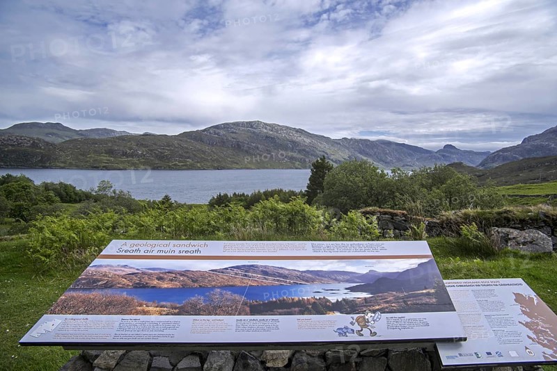 Glencoul Thrust on the Aird da Loch peninsula showing Cambrian quartzite sandwiched between layers of Lewisian gneiss in Scotland