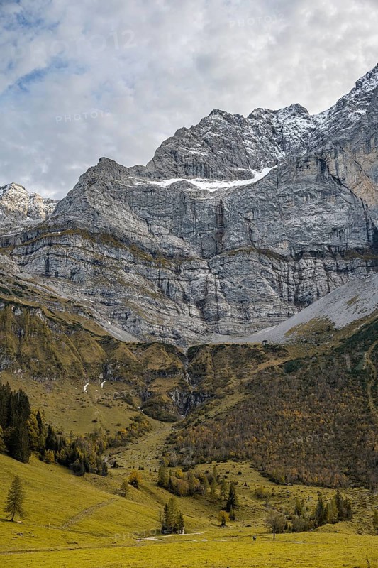 Mountain landscape in autumn, summit Eiskarlspitze, Eng, municipality Hinterriß, Karwendel Mountains, Alpenpark Karwendel, Tyrol, Austria, Europe