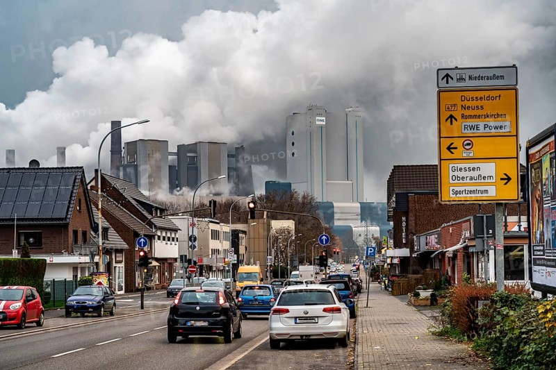 Dormagener Straße in Niederaussem, lignite-fired power station, RWE Power AG Niederaussem power station, near Bergheim, North Rhine-Westphalia, North Rhine-Westphalia, Germany, Europe