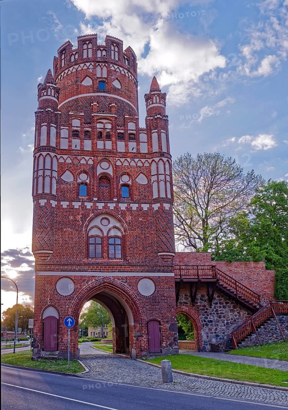 The historic Uenglinger Tor in front of the old town centre of Stendal in the Altmark. Hanseatic city of Stendal, Saxony-Anhalt, Germany, Europe