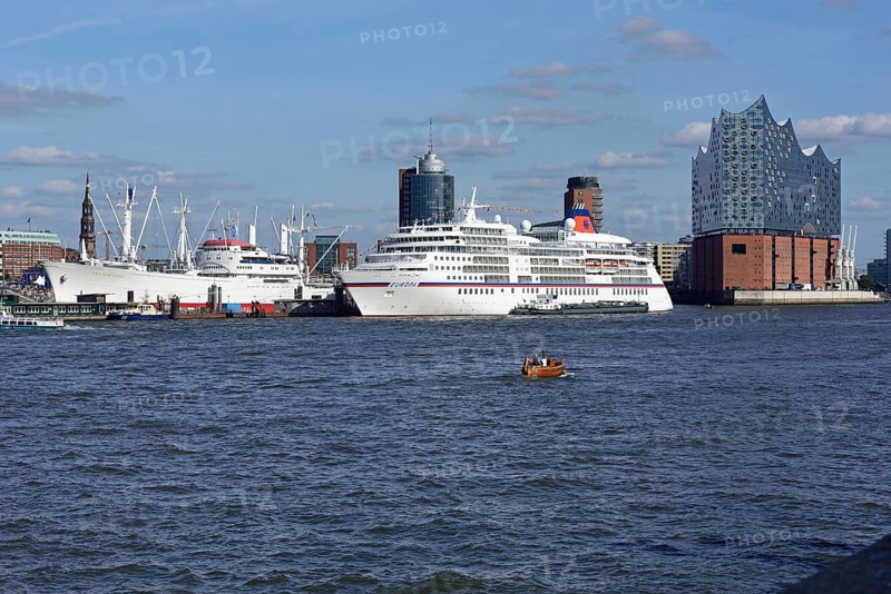 Europe, Germany, Hanseatic City of Hamburg, Elbe, Cap San Diego, Museum Ship, Passenger Ship Europe, Elbe Philharmonic Hall, Europe