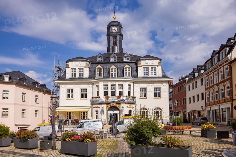 Schwarzenberg/Erzgeb. is a large district town in the Erzgebirge district of Saxony. Built in the 12th century as a fortification to protect a trade route, the small mountain town developed into the centre of the lordship of the same name and the later Schwarzenberg district. Obere Schlossstraße, Hotel Ratskeller Schwarzenberg, Schwarzenberg, Schwarzenberg, Saxony, Germany, Europe