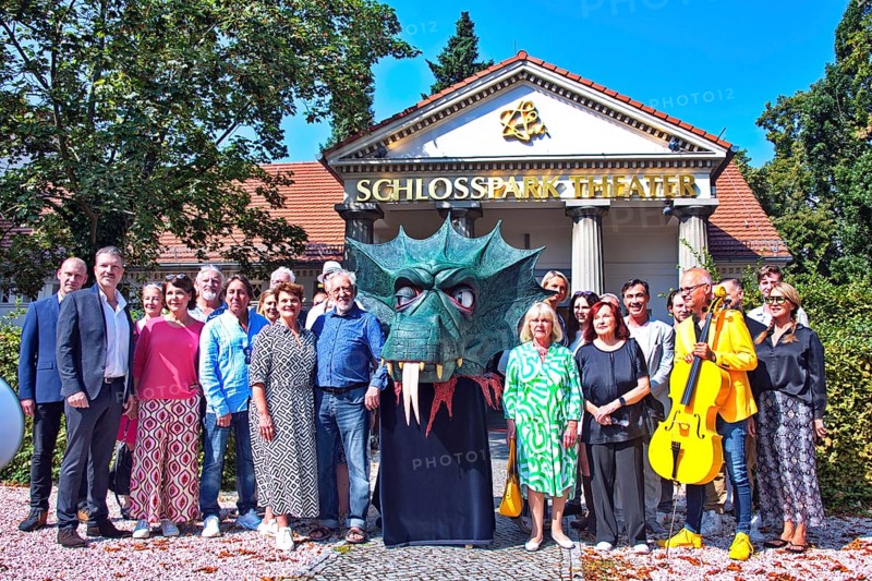All actors, directors, artistic directors, including Hardy Krüger, Janina Hartwig, Dieter Landuris, Gayle Tufts, Dieter Hallervorden, Dagmar Biener, Brigitte Grothum, Caroline Beil, palace gardens Theatre, annual press conference, Berlin, 03.09.2024