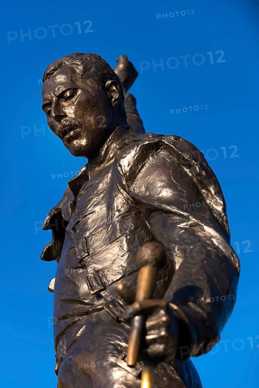 Freddie Mercury statue, musician, Queen, rock, rock music, star, rock star, deceased, famous, singer, music, monument, sculpture, art, artist, man, lakeside, Lake Geneva, Montreux, Switzerland, Europe
