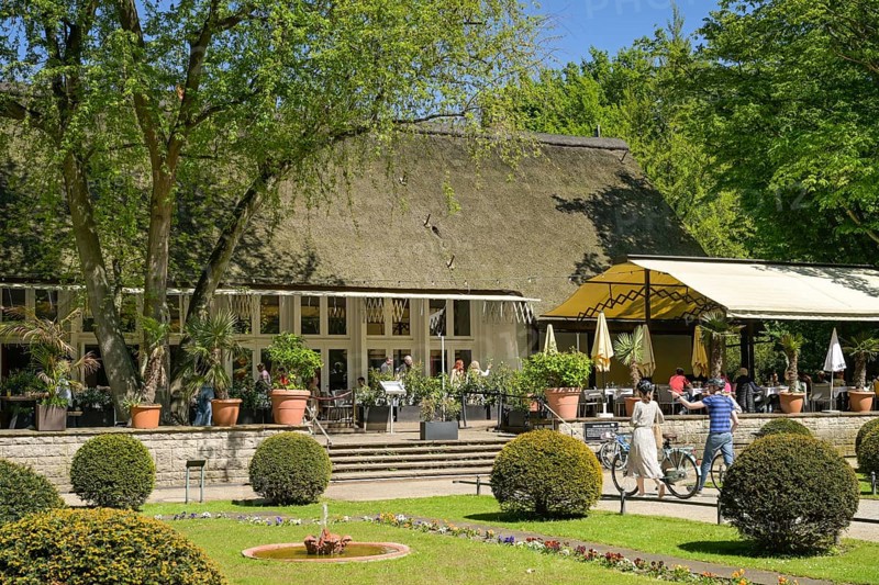 Restaurant and beer garden, teahouse, English Garden, park, Großer Tiergarten, Tiergarten, Mitte, Berlin, Germany, Europe