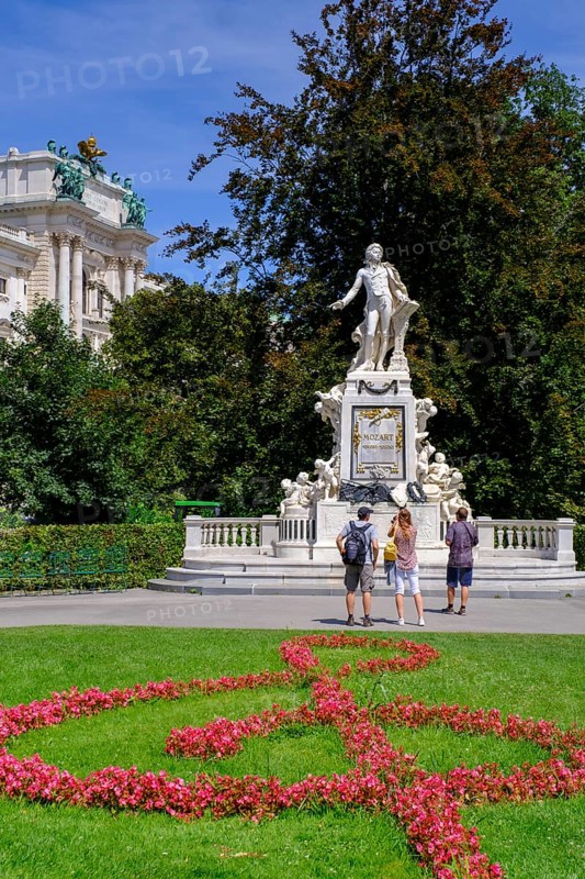 Mozart Monument, Burggarten, Hofburg Imperial Palace Palace, 1st district, Vienna, Austria, Europe