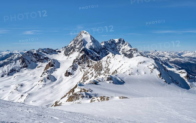 Mountain panorama, snow-covered mountain landscape in winter, summit of the Königsspitze and Ortler, Ortler Alps, Vinschgau Valley, Italy, Europe