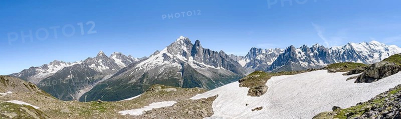 Panorama, Mountain landscape with mountain peak Aiguille Verte, Grandes Jorasses with glacier Mer de Glace and Mont Blanc, Mont Blanc massif, Chamonix-Mont-Blanc, Haute-Savoie, France, Europe