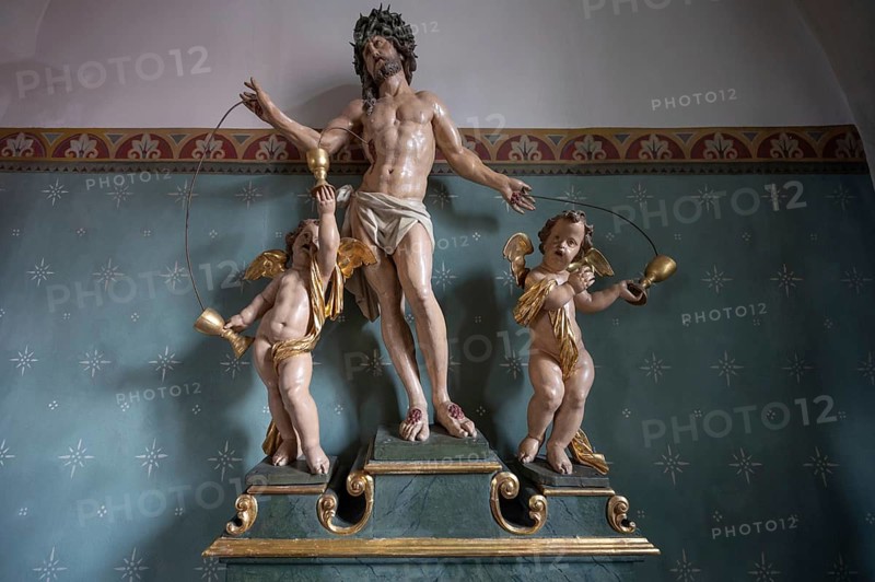 Christ with angel figures, Church of the Holy Blood, Iphofen, Lower Franconia, Bavaria, Germany, Europe