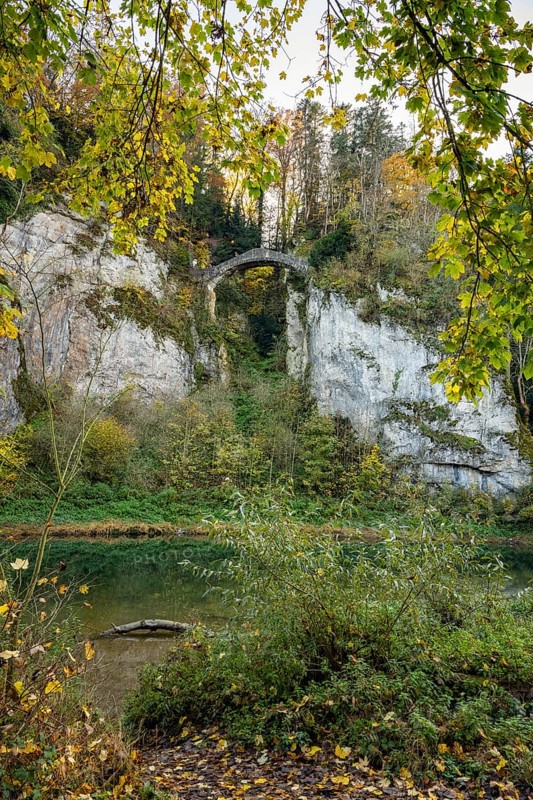 Built in 1895, the Devil's Bridge above the Danube, a striking sight in Inzigkofen Princely Park, leads over the almost 20 metre deep Höllschlucht gorge, Danube valley, Sigmaringen district, Baden-Württemberg, Germany, Europe