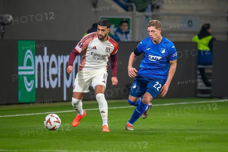 Football UEFA Europa League, 2024/25 season, matchday 4: TSG Hoffenheim v Olympique Lyon. Picture: Said Benrahma (17, Lyon) and Alexander Prass (22, Hoffenheim)