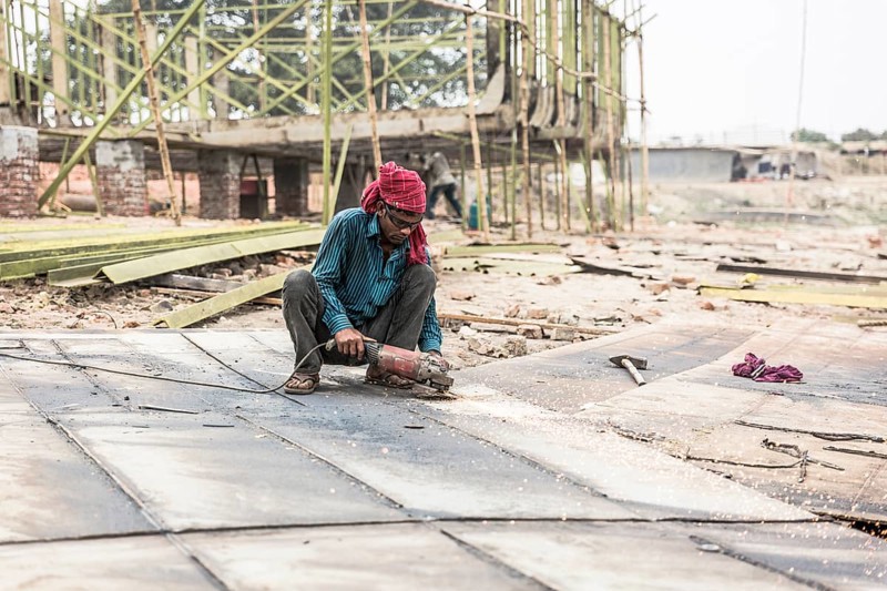 Workers grinding steel, Dhaka, Bangladesh, Asia