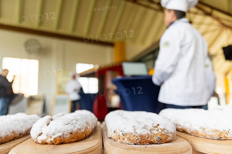 Stollen inspectors award seal of quality for Dresdner Christstollen, Dresden, Saxony, Germany, Europe