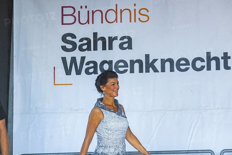 Election campaign event of the Sahra Wagenknecht BSW alliance, on Dresden's Schlossplatz, State election campaign in Saxony, Dresden, Saxony, Germany, Europe