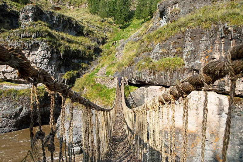 Inca rope bridge or suspension bridge Q'eswachaka over the en Río Apurímac, Canas province, Peru, South America