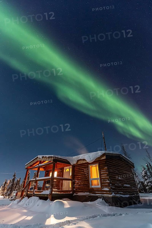 Northern Lights, Aurora borealis, wooden house, cabin, moonlight, winter, snow, Inuvik, Northwest Territories, Canada, North America