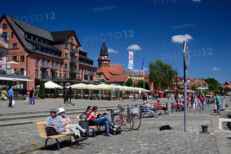 Europe, Germany, Mecklenburg-Western Pomerania, Waren an der Müritz, Flanierufer an der Binnenmüritz, Waren an der Müritz, Mecklenburg-Western Pomerania, Germany, Europe
