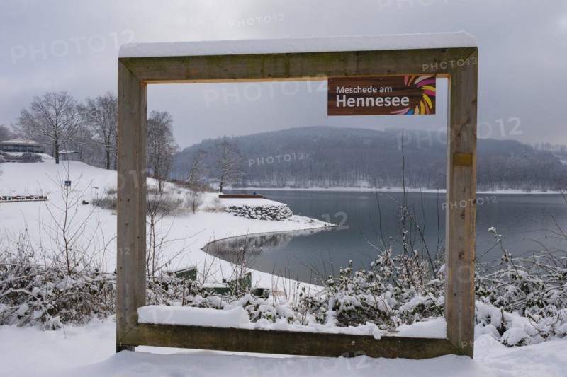 Frame on the shore of the Hennesee, Hennetalsperre, snow, Naturpark Sauerland-Rothaargebirge, Meschede, Sauerland, North Rhine-Westphalia, Germany, Europe