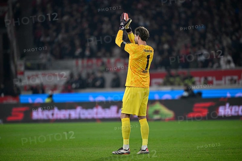 Goalkeeper Kevin Trapp Eintracht Frankfurt SGE (01) claps his hands in encouragement, applause MHPArena, MHP Arena Stuttgart, Baden-Württemberg, Germany, Europe