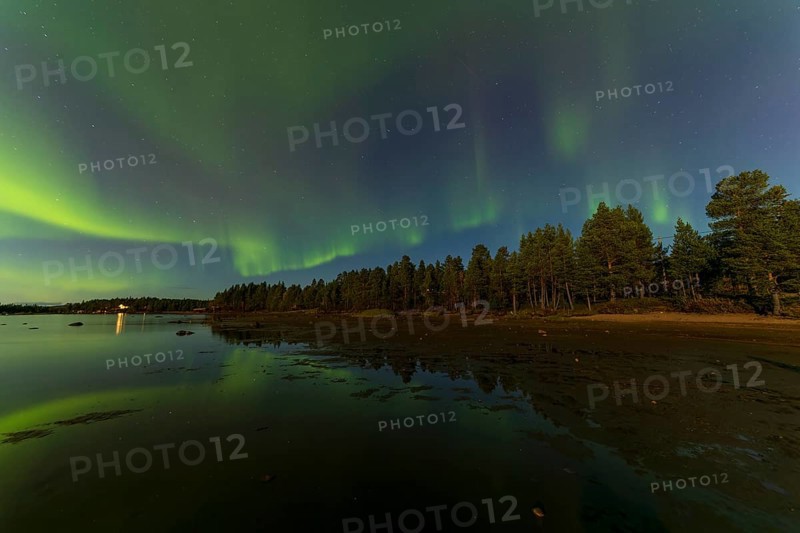 Northern lights, (Aurora borealis) at a lake near Kiruna, September 2024, Lapland, Sweden, Europe