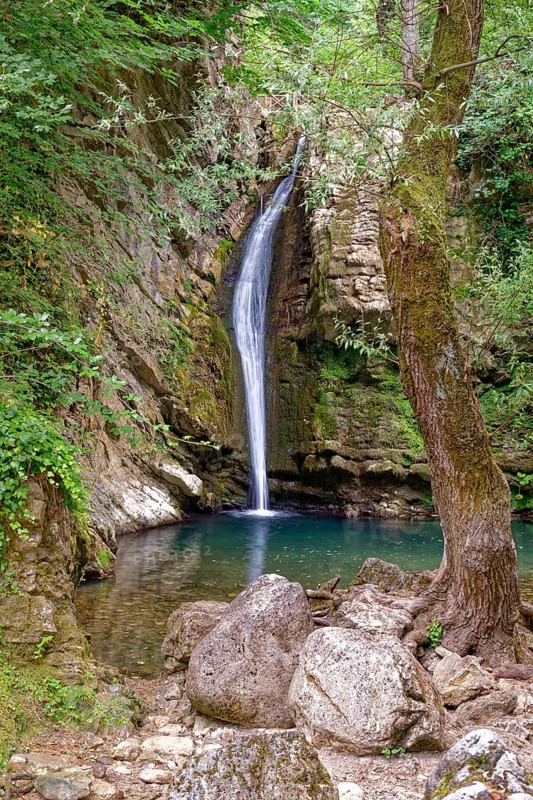 The San Fele waterfall near San Fele in the Comunità Montana in Basilicata in the Lucanian Apennines. San Fele, Basilicata, Southern Italy, Southern Europe