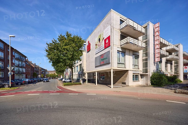 Building of the Niederrheinische Sparkasse RheinLippe head office on Bismarckstraße in Wesel, Lower Rhine, Wesel district, North Rhine-Westphalia, Germany, Europe