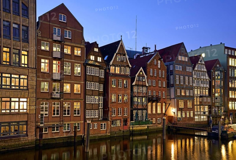Europe, Germany, Hamburg, City, Nikolaifleet, evening mood canal side, backside of the historic Deichstraße, Hamburg, Hamburg, Federal Republic of Germany, Europe