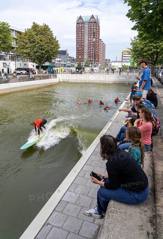 Surfing facility in the city centre of Rotterdam, Rif010, supposedly the world's first wave facility for surfers in a city, in the Steigersgracht, a 130 metre long and 21 metre wide wave pool was built in the existing canal, waves up to 1.5 metres high can be generated, every 7 seconds a wave breaks for the surfers, the 4.5 million litres in the pool, water is moved by 8 wave machines, Netherlands
