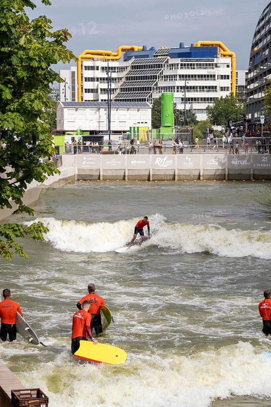 Surfing facility in the city centre of Rotterdam, Rif010, supposedly the world's first wave facility for surfers in a city, in the Steigersgracht, a 130 metre long and 21 metre wide wave pool was built in the existing canal, waves up to 1.5 metres high can be generated, every 7 seconds a wave breaks for the surfers, the 4.5 million litres in the pool, water is moved by 8 wave machines, Netherlands