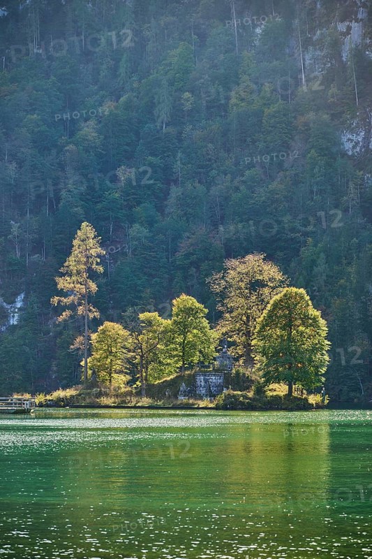 Lake Koenigssee in autumn, Alps, Bavaria, Germany, Europe