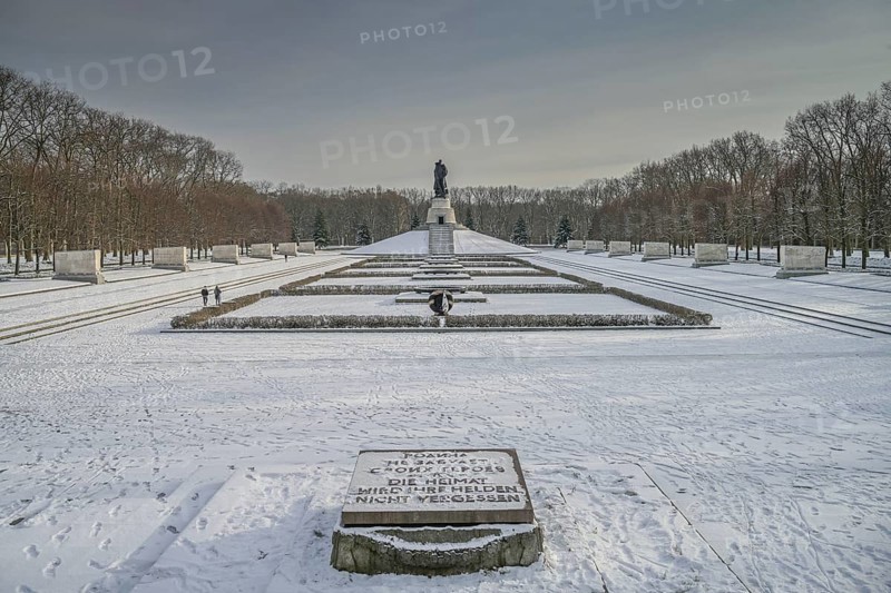 Soviet Memorial, Winter, Treptower Park, Treptow, Treptow-Köpenick, Berlin, Germany, Europe