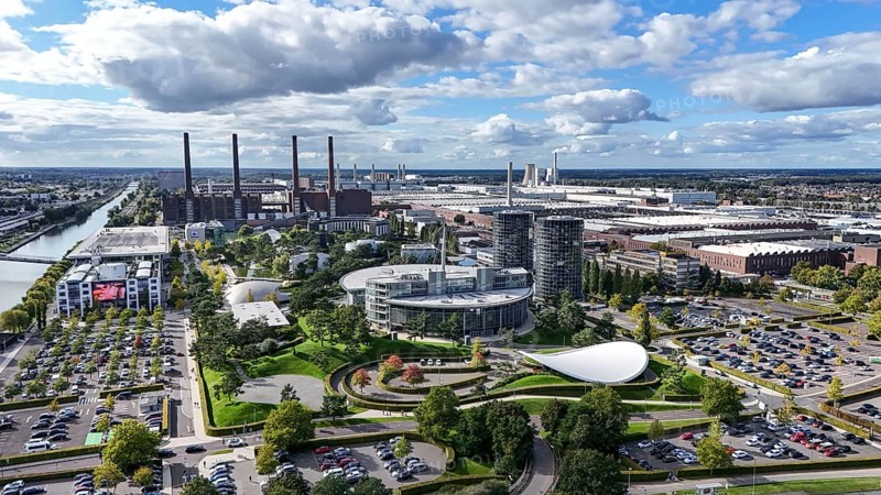 Volkswagen plant and the Autostadt car towers, Wolfsburg, 29.09.2024. The Volkswagen Group has announced cost-cutting measures for its German plants, Wolfsburg, Lower Saxony, Germany, Europe