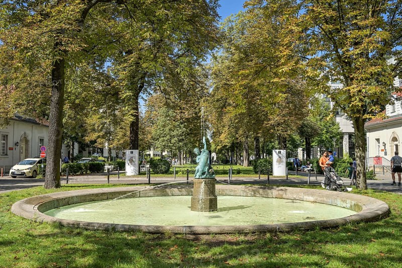 Sea Lion Fountain by Georg Wrba, Charite, Virchow-Klinikum, Mittelallee, Wedding, Mitte, Berlin, Germany, Europe