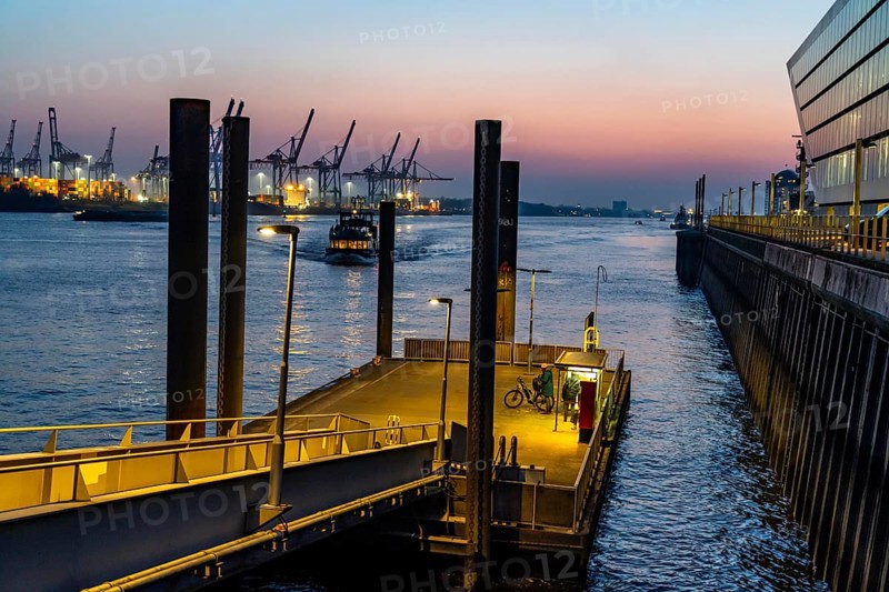 Port of Hamburg, Elbe, shipping traffic, Hadag harbour ferry Docklands landing stage, Docklands building, Hamburg, Germany, Europe