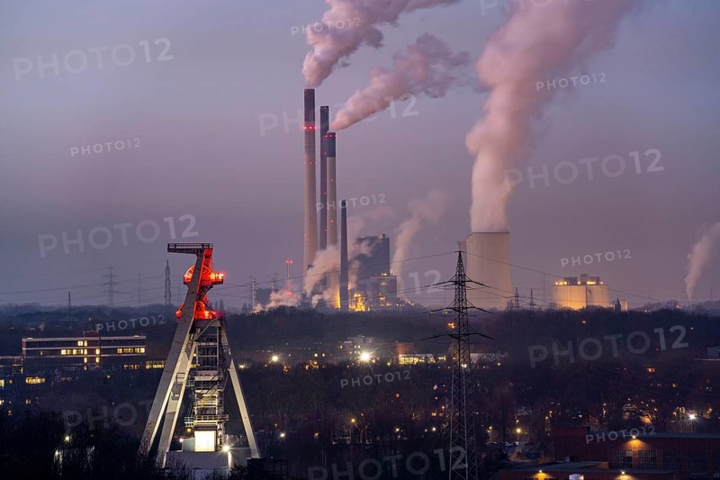 UNIPER coal-fired power plant Gelsenkirchen-Scholven, power plant units and cooling towers, headframe of the former Hugo coal mine, shaft 2, North Rhine-Westphalia, Germany, Europe