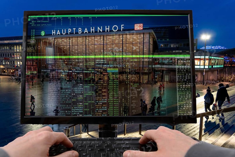 Symbolic image hacker, cyberattack on public buildings, administrations, institutions, transport infrastructure, digital blackmail, data theft, online criminal offences, cyber extortion, ransomware