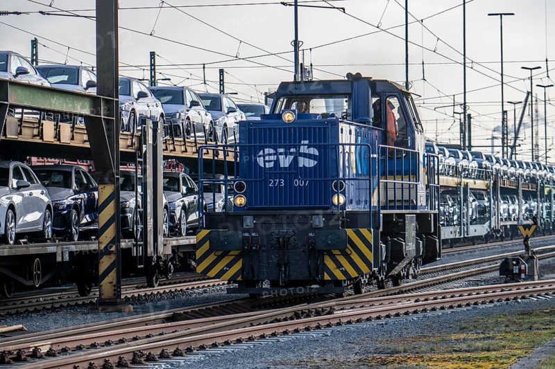Car train, goods train on its way to the car terminal in Bremerhaven seaport, new German cars for export overseas, Bremerhaven, Bremen, Germany, Europe