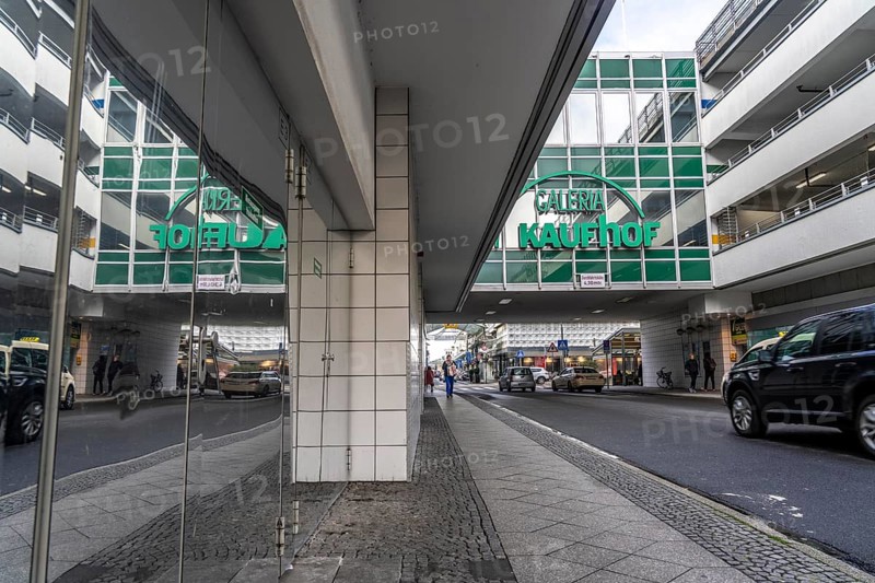 Galeria Kaufhof department stores' in the city centre of Krefeld, on Hochstraße, is affected by the department stores' group's closure plans and is due to close at the end of January 2024, North Rhine-Westphalia, Germany, Europe