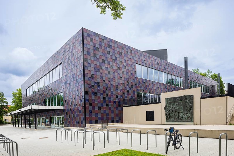 Göttingen City Hall, also known as the tiled stove. Relief The City by Jürgen Weber (1928-2007), Braunschweig, Göttingen cityscape, Göttingen, Lower Saxony, Germany, Europe