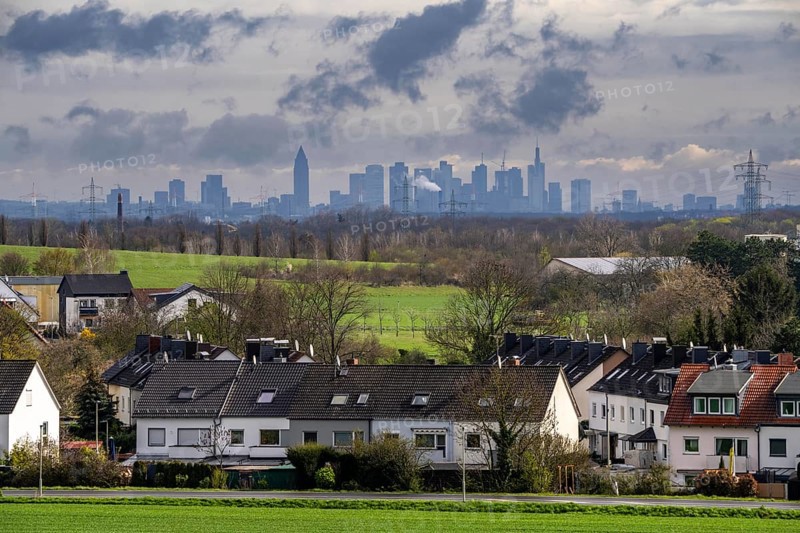 View from the village of Weilbach, a district of Flörsheim am Main in the Main-Taunus district of southern Hesse, to the skyline of Frankfurt am Main, Hesse, Germany, 17 kilometres away as the crow flies, Europe