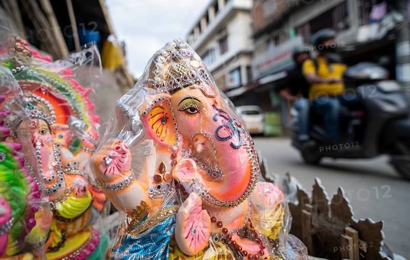 Guwahati, India. 4 September 2024. Idols of the elephant-headed Hindu deity Ganesha displayed for sell near a road ahead of the Ganesh Chaturthi festival, in Guwahati