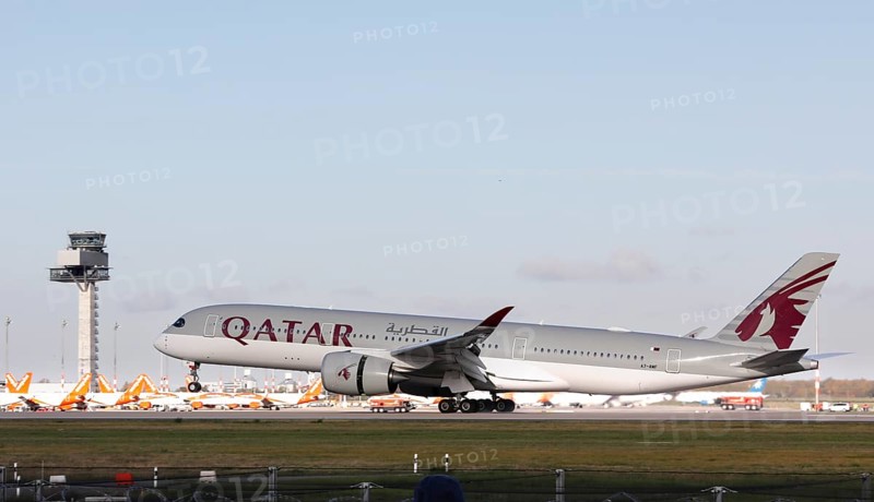 With the first landing of a passenger aircraft on BER's southern runway, the new capital city airport is fully operational. It is flight QR 081, operated by Qatar Airways, from the Qatari capital Doha, Schönefeld, 04/11/2020
