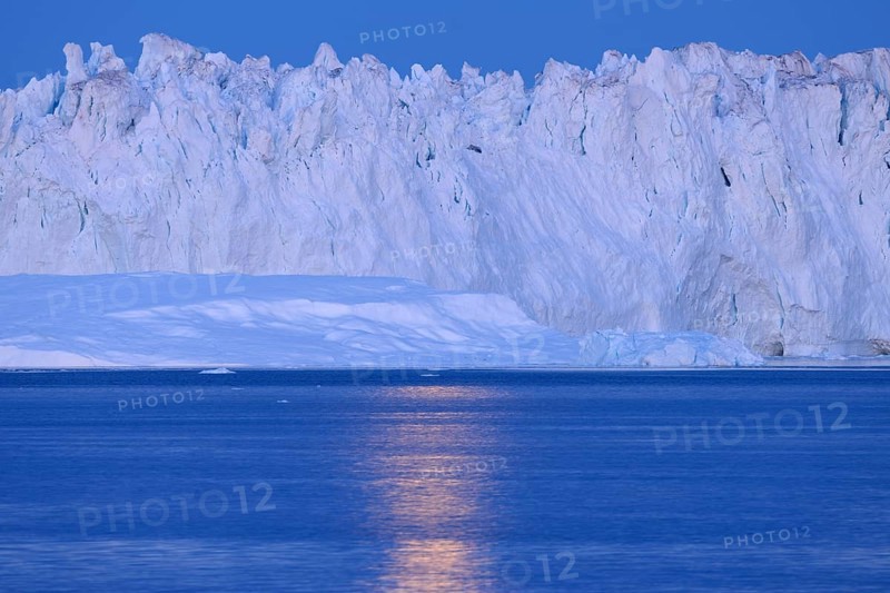Icebergs at Ilulissat icefjord, Ilulissat, Icefjord, Disko Bay, Qaasuitsup, Greenland, Polar Regions, Arctic, North America