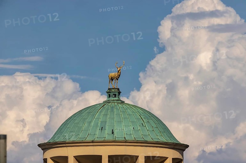 Kunstgebäude Stuttgart, Württembergischer Kunstverein. Striking building on Schlossplatz with dome and stag. Stuttgart, Baden-Württemberg, Germany, Europe