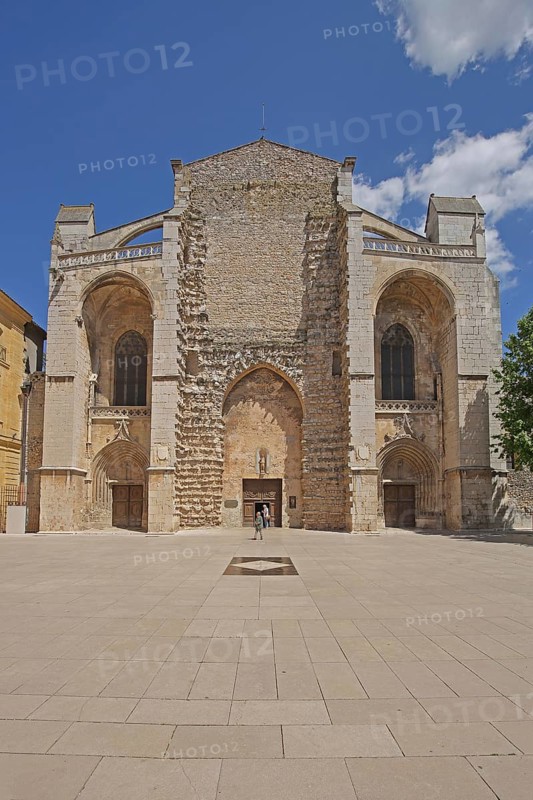 Gothic church of Ste-Marie-Madeleine built in 1532, Saint-Maximin-la-Sainte-Baume, St, Ste, Var, Provence, France, Europe
