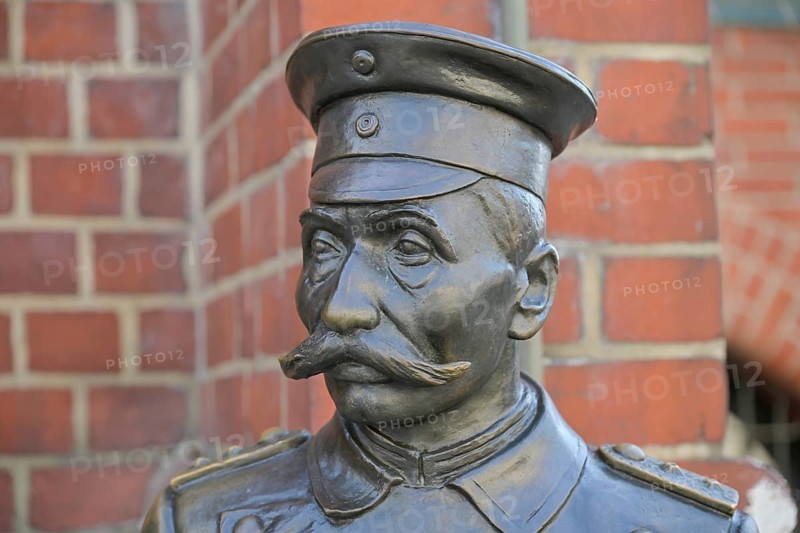 Captain of Köpenick Monument, Town Hall, Köpenick, Treptow-Köpenick, Berlin, Germany, Europe