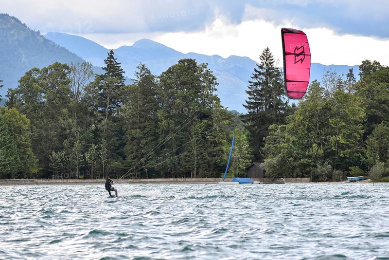 Kitesurfer on the Wolfgangsee, Salzkammergut, Austria, Europe