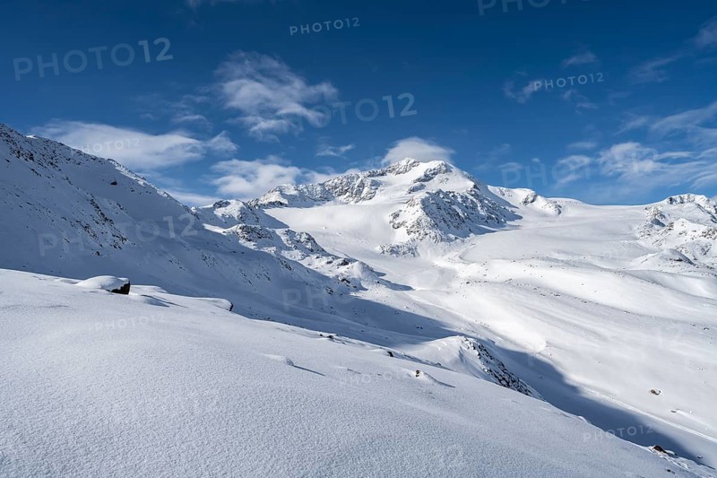 Snow-covered mountain landscape, mountain peak Monte Cevedale and glacier Zufallferner and Fürkeleferner, Ortler Alps, Vinschgau, Italy, Europe